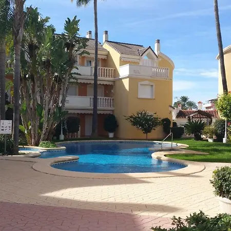 Nadine Locdenia Semesterbostad Denia