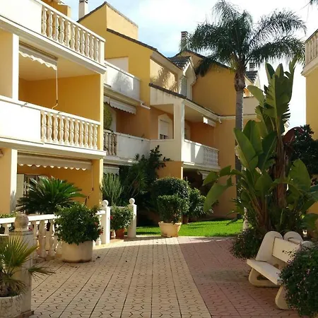 Nadine Locdenia * Denia
